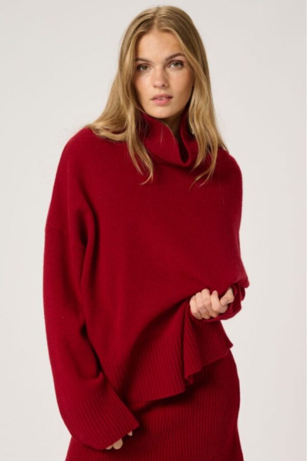 My essential wardrobe burgundy red huxi jumper